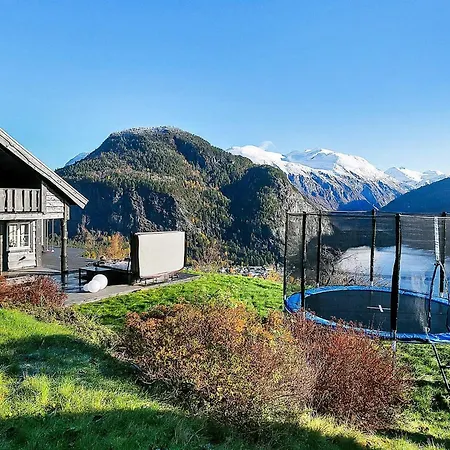 8 Person In Valldal-by Traum * Valldal