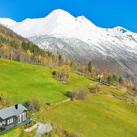 8 Person In Valldal-by Traum Сasa de vacaciones Valldal