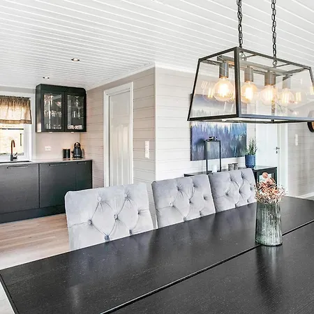 8 Person In Valldal-by Traum Valldal