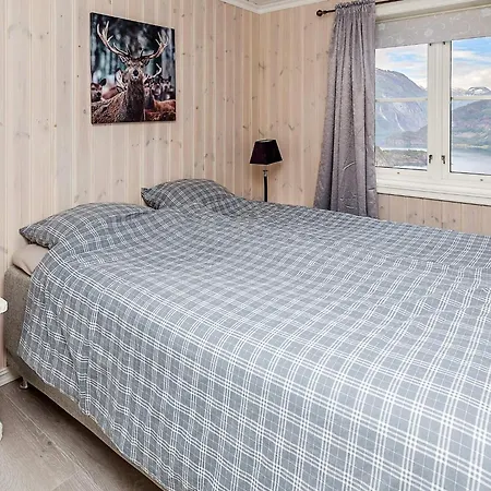 Semesterbostad 8 Person In Valldal-by Traum Valldal