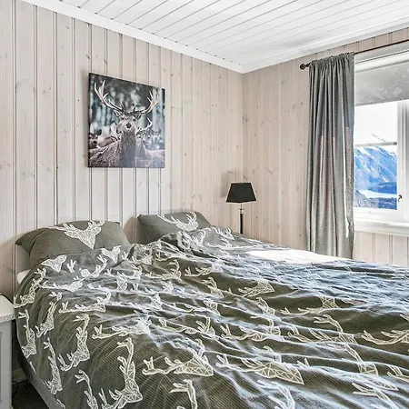 8 Person In Valldal-by Traum