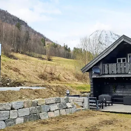 8 Person In Valldal-by Traum * Valldal